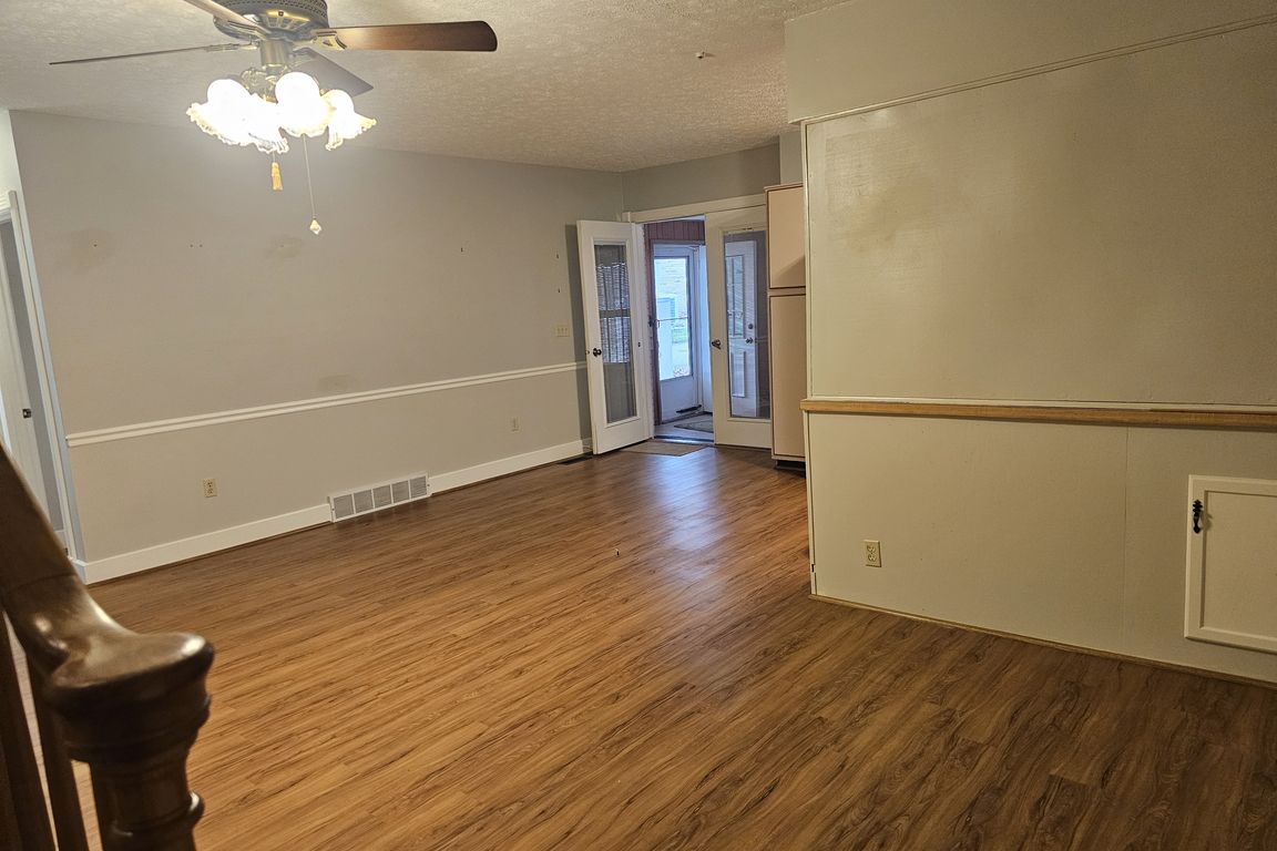 next background image