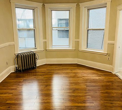 4th image of 38 Hemenway St APT 8