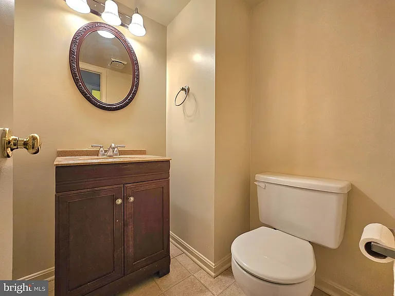 4802 Treasure Ct — Photo 6