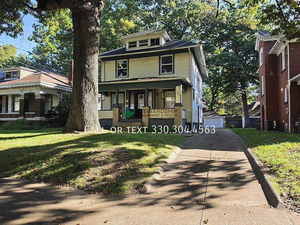 185 S Balch St #2B