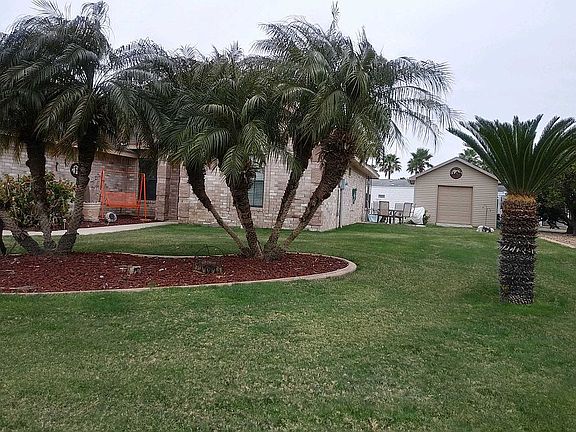 3rd image of 1115 Lake View Dr