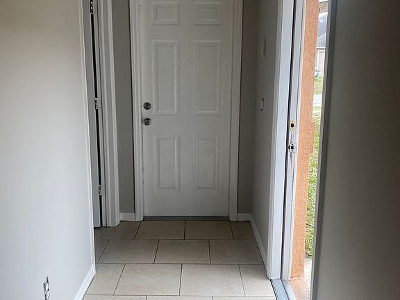 3rd image of 1112 Harry Ave S
