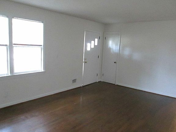3rd image of 6740 Fleetwood Dr