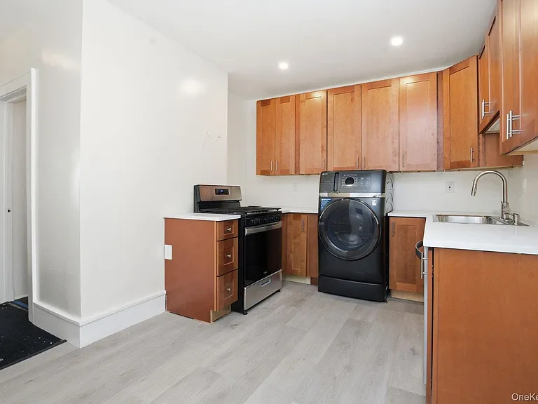 52 Nelson Ave #2 — Photo 13