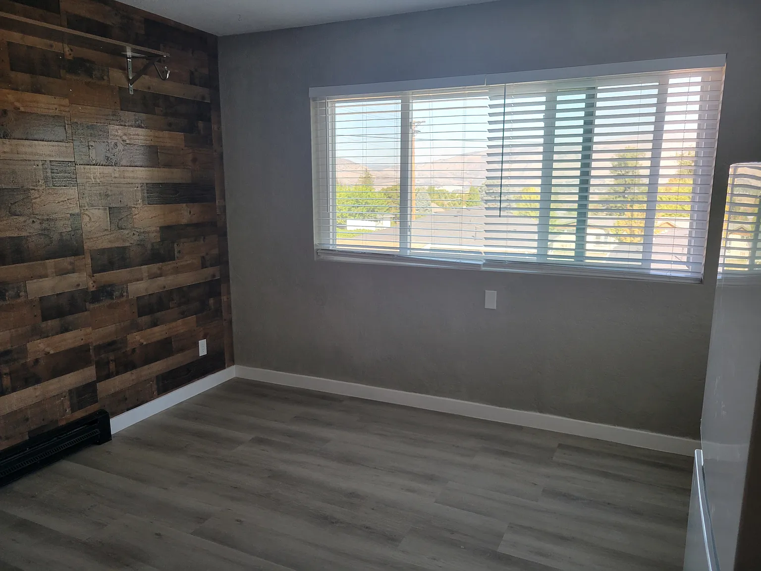 Studio, 300 sqft, $950 — Photo 2