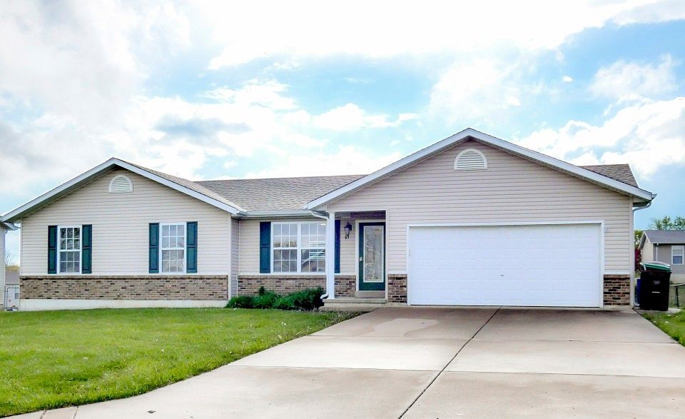 1st image of 61 Kings Way Dr