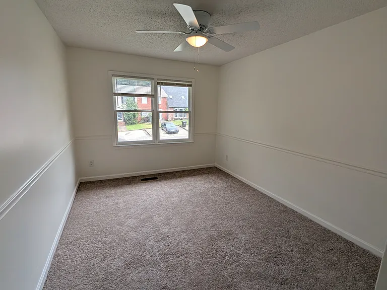 4757 Cheshire Cir — Photo 8