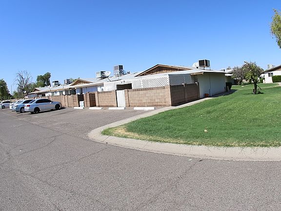 3rd image of 7120 W Minnezona Ave