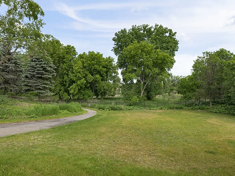 Shadow Hills — Photo 24