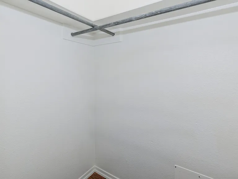 1 bedroom, 1 bathroom closet