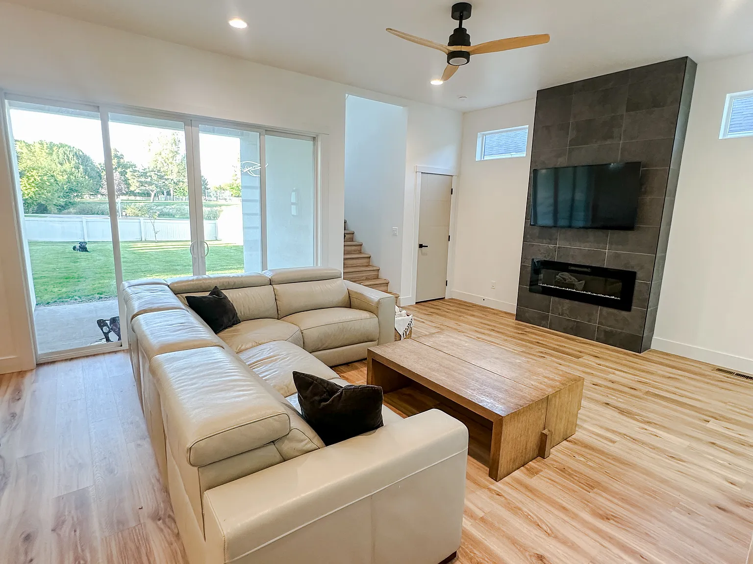 3 bed, 2.5 bath, 1958 sqft, $2,700 — Photo 4