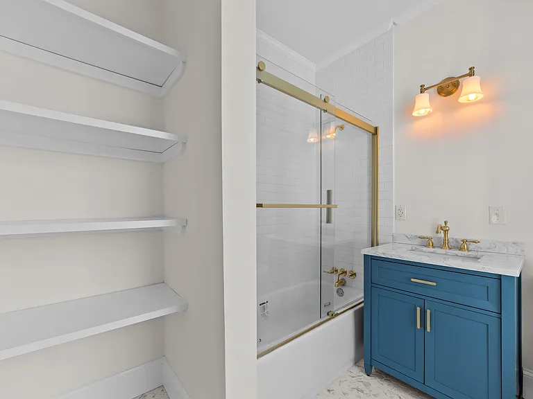 325 N Market St — Photo 26