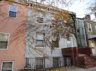 390 Saint Marks Pl, Staten Island, NY 10301