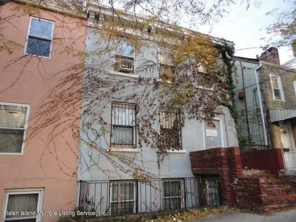 390 Saint Marks Pl, Staten Island, NY 10301
