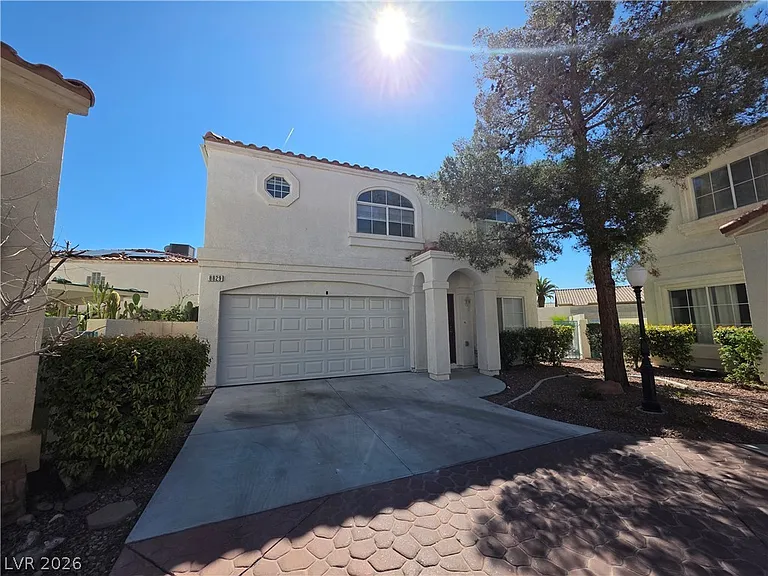 8829 Cornwall Glen Ave — Photo 3
