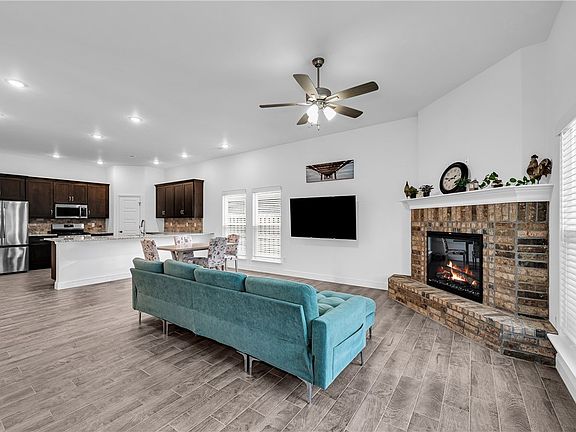 2nd image of 1521 Ari Ave