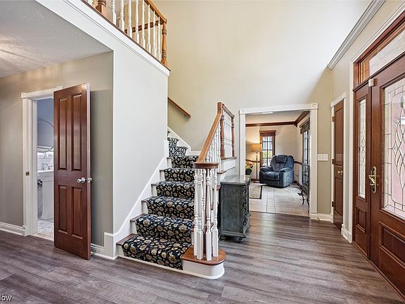 5th image of 30421 Oakwood Cir