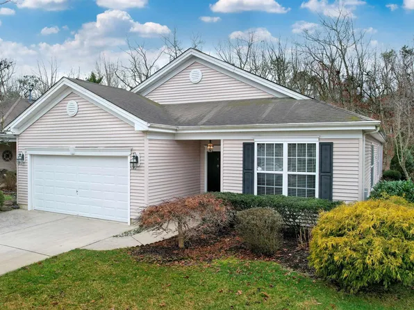 680 Country Club Dr, Egg Harbor City, NJ 08215