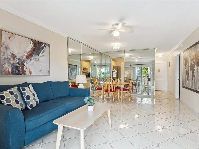 720 Orton Ave #206 — Photo 7