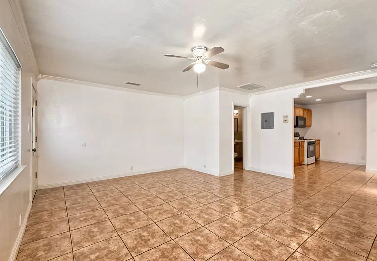 122 Johnston Ln — Photo 5