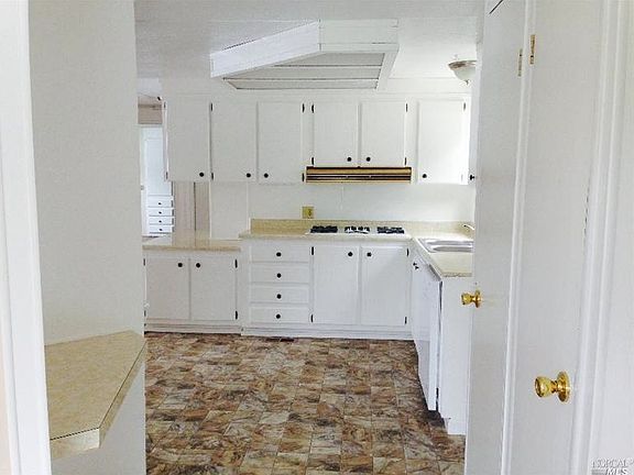 5th image of 701 San Fernando Way
