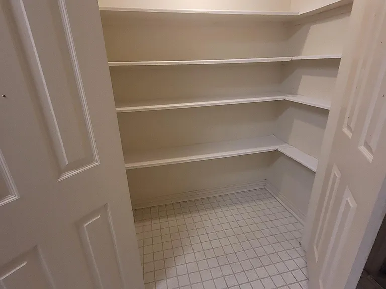 414 Amberwood Cir — Photo 26