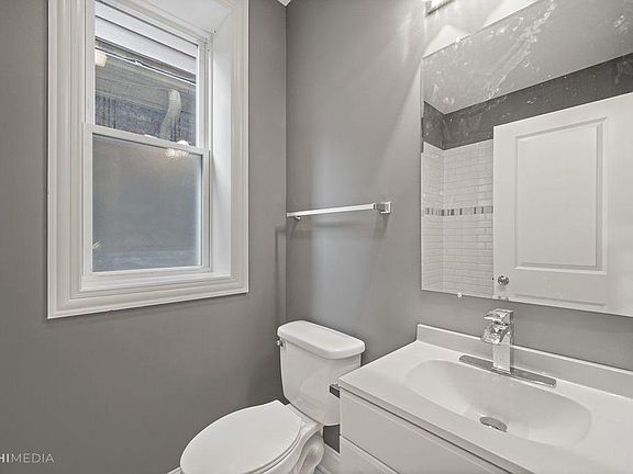 5th image of 6527 S Vernon Ave #2