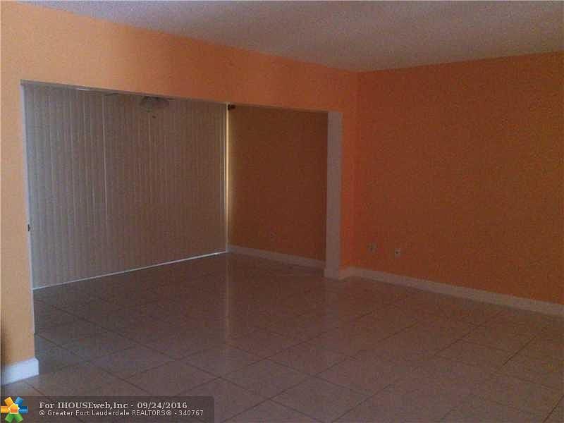 2nd image of 4120 Inverrary Dr #14D