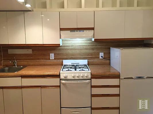 Rented by Halstead Real Estate | media 6