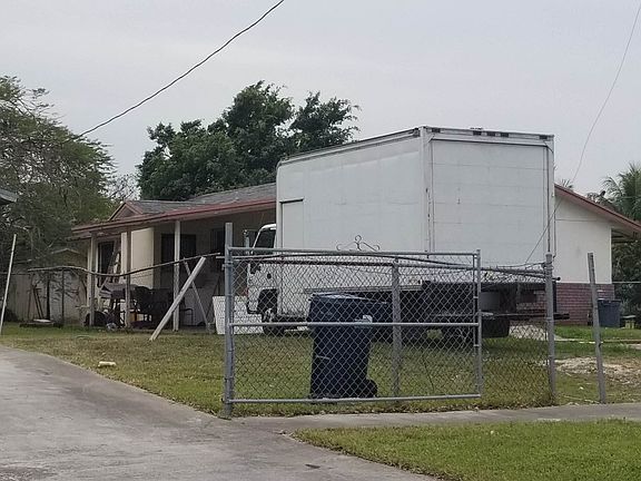 3rd image of 559 NW 4th St