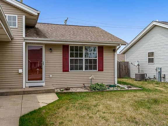 3rd image of 8738 Victory Ln