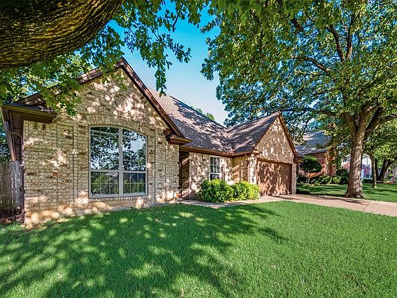3rd image of 4339 Greenwood Ln