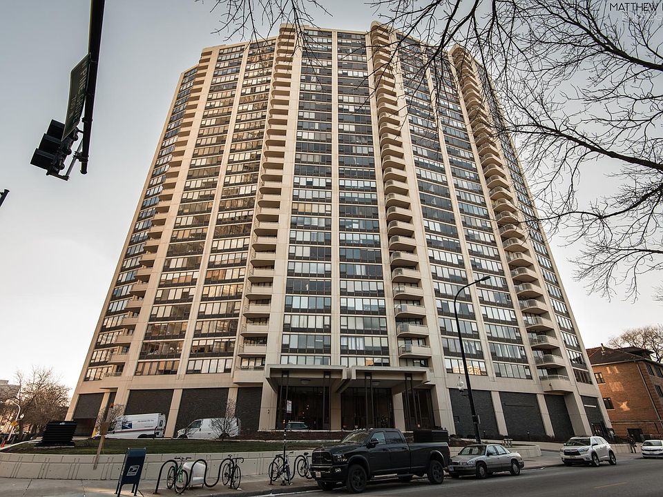 1st image of 3930 N Pine Grove Ave APT 1904