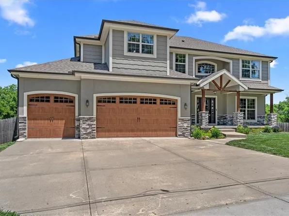 13768 Lookout Dr, Kansas City, MO 64139