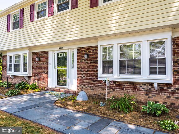 3rd image of 12835 Point Pleasant Dr