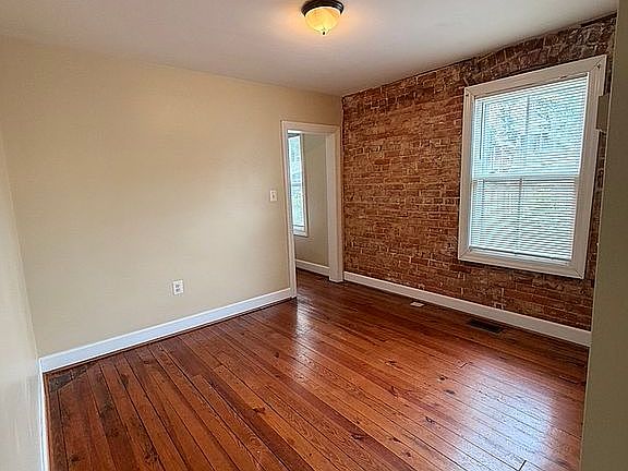 4th image of 619 N Maxwell Ave