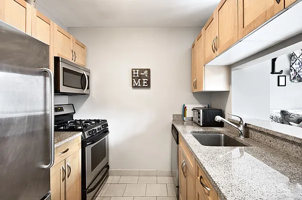 Rented by Halstead Real Estate | media 23