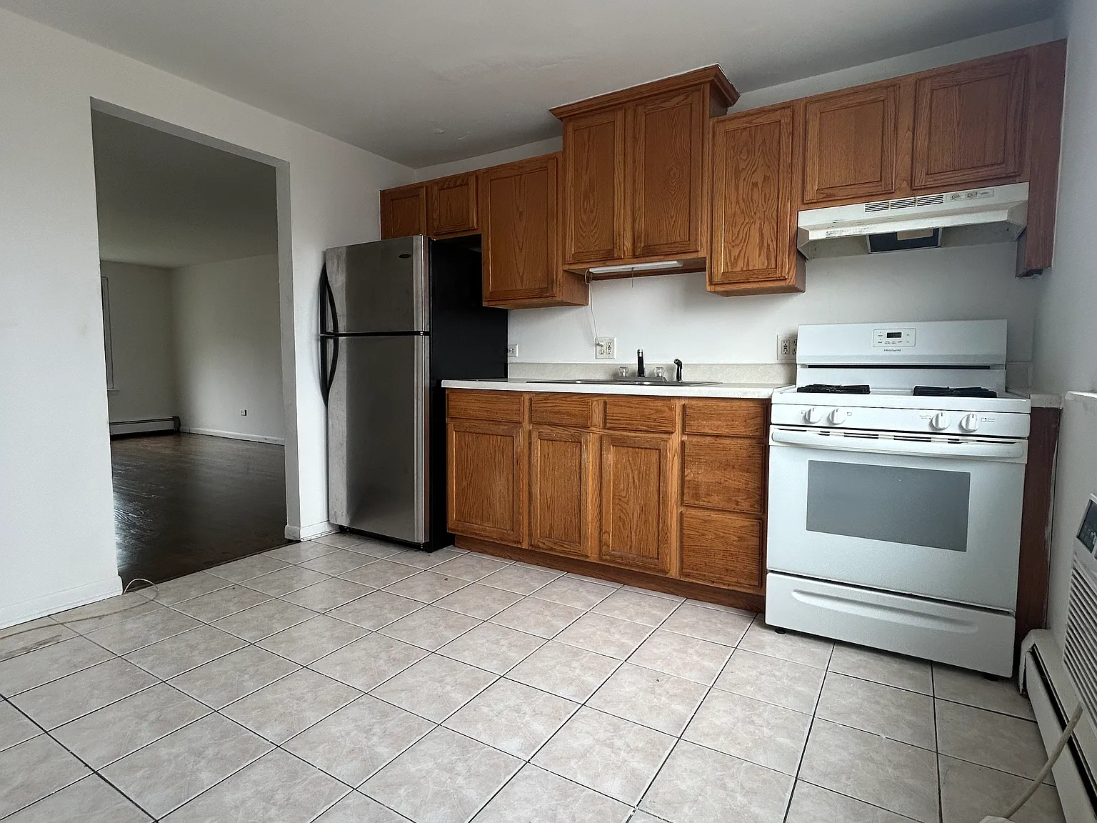 2 bed, 750 sqft, $1,450 — Photo 3