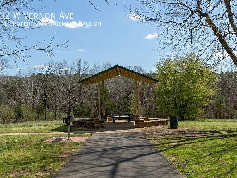 132 W Vernon Ave — Photo 48