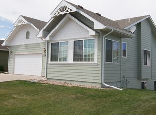 1342 Edinborough Dr, Rapid City, SD 57702