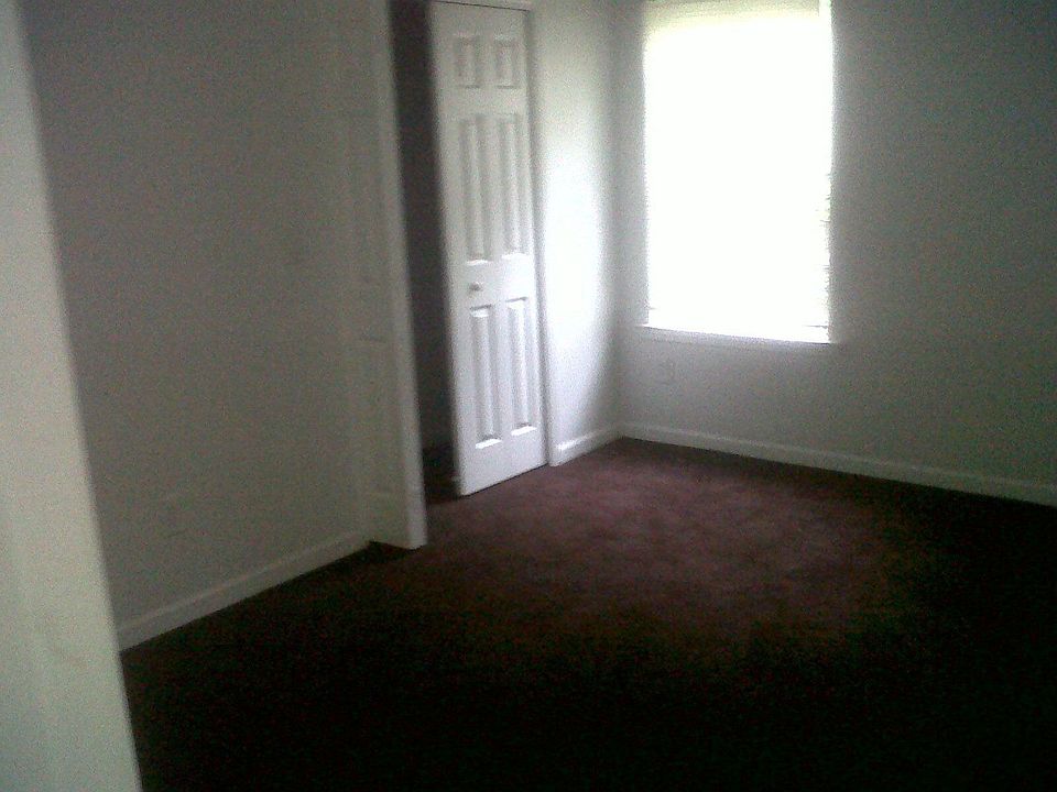 2nd image of 583 Rockwell St SW