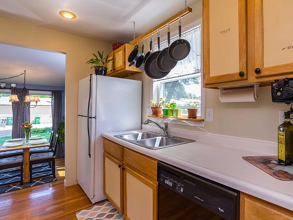 4th image of 6925 Thomas Ave S