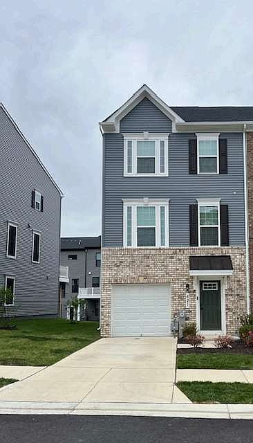 1st image of 621 Maple Lawn Dr