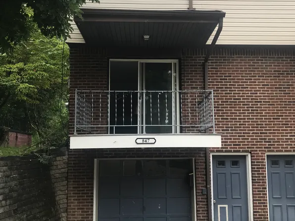 847 Capitol Dr, Carnegie, PA 15106