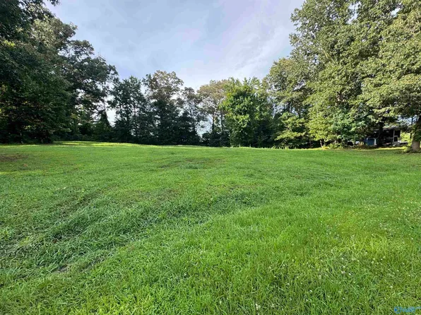 1 Whispering Hills Cir, Hartselle, AL 35640