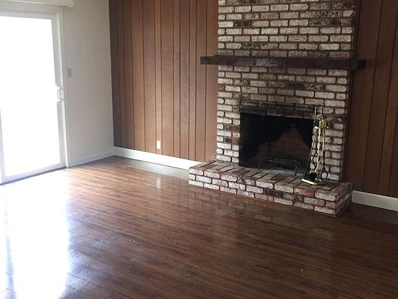 2nd image of 284 Lake St