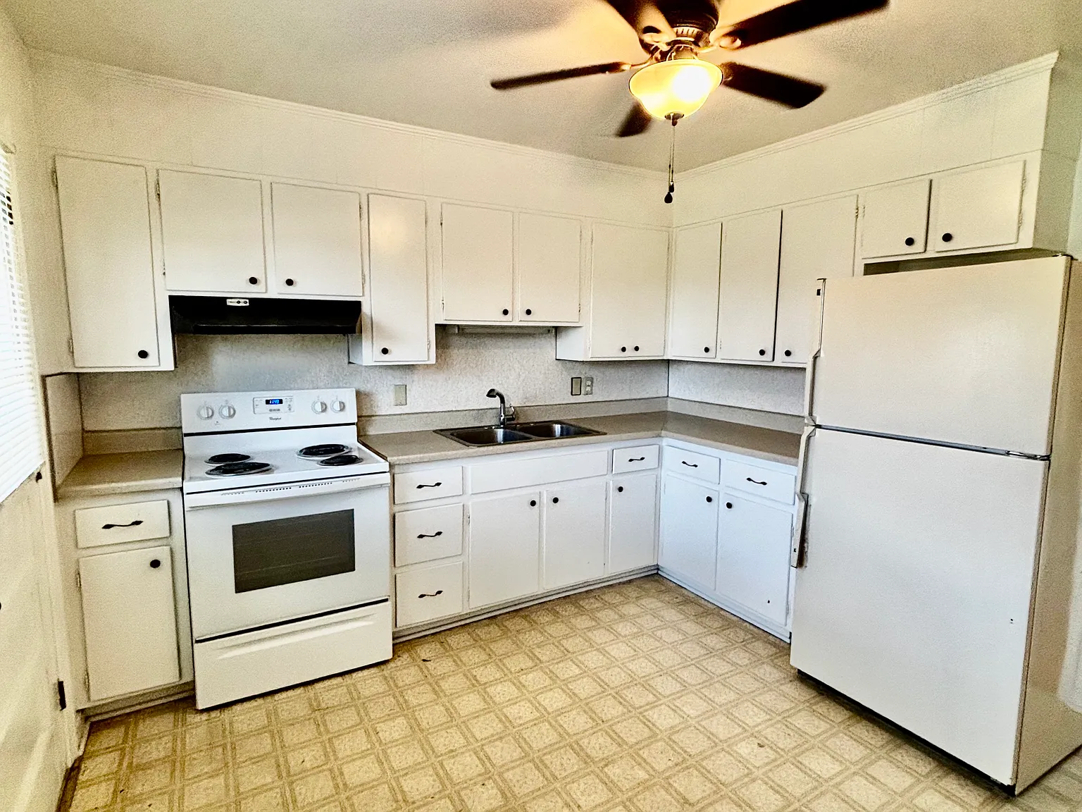 4 bed, $1,675 — Photo 1