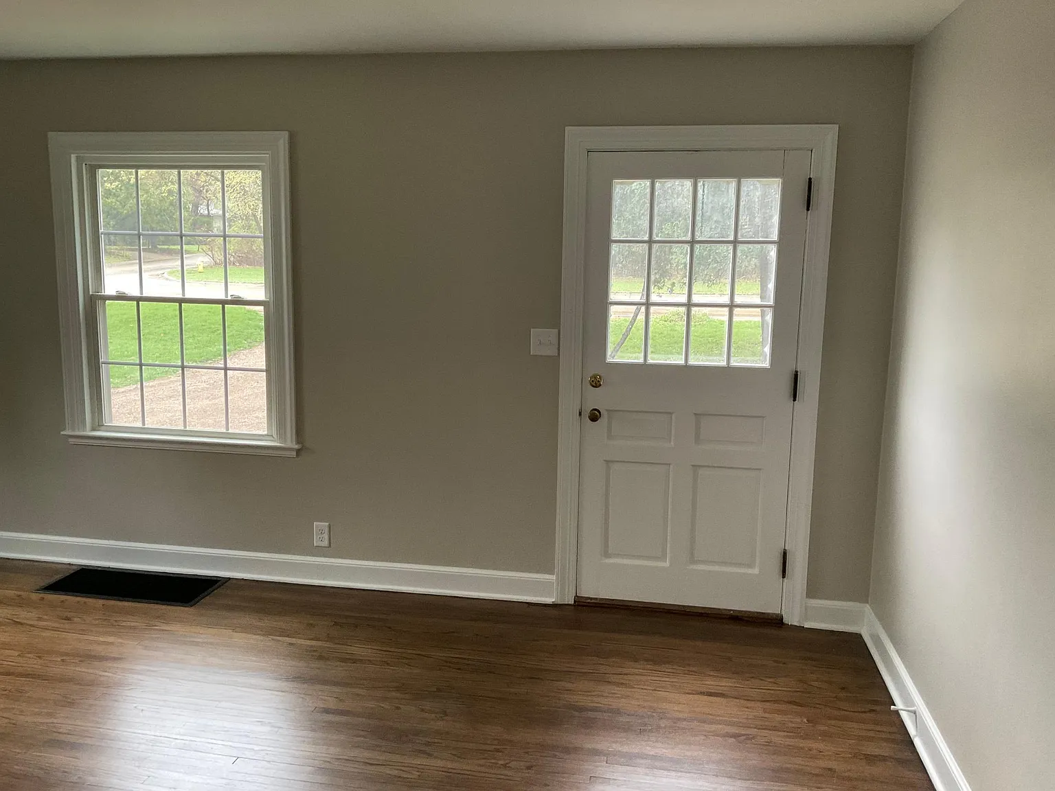 3 bed, 1025 sqft, $1,700 — Photo 4