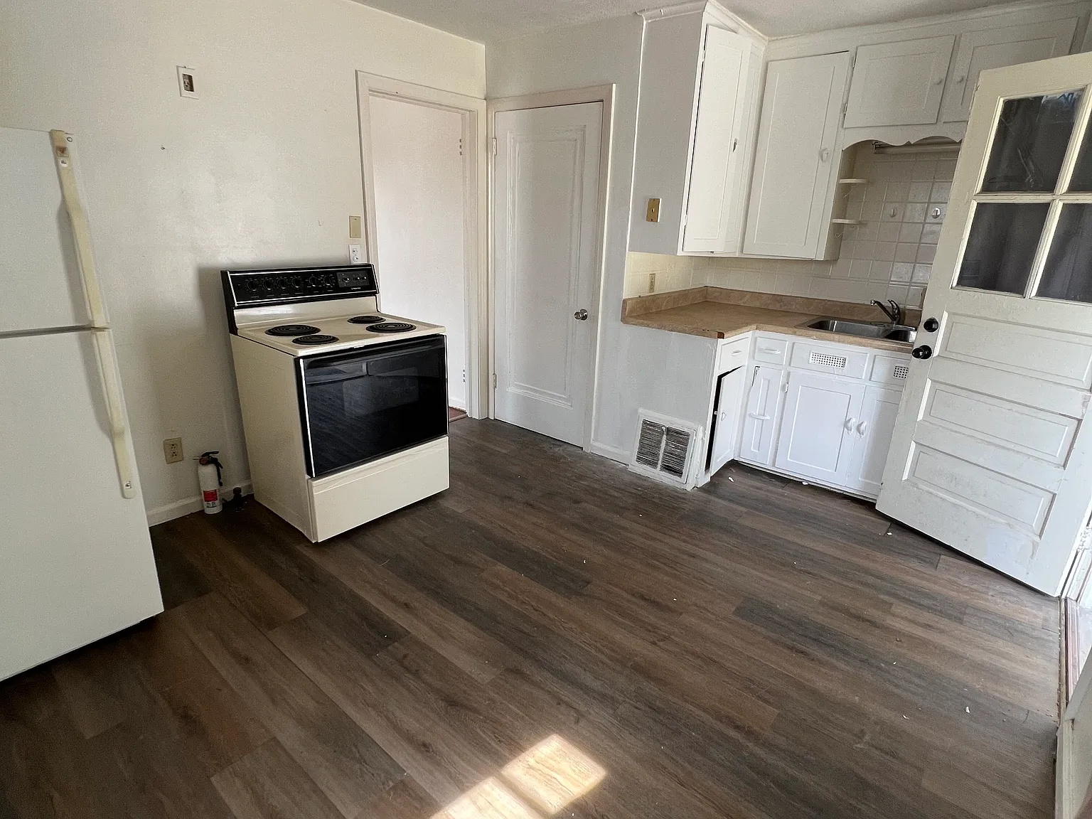 2 bed, 900 sqft, $950 — Photo 3