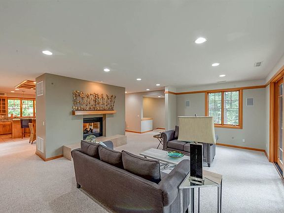 5th image of 116 Fox Glenn Dr
